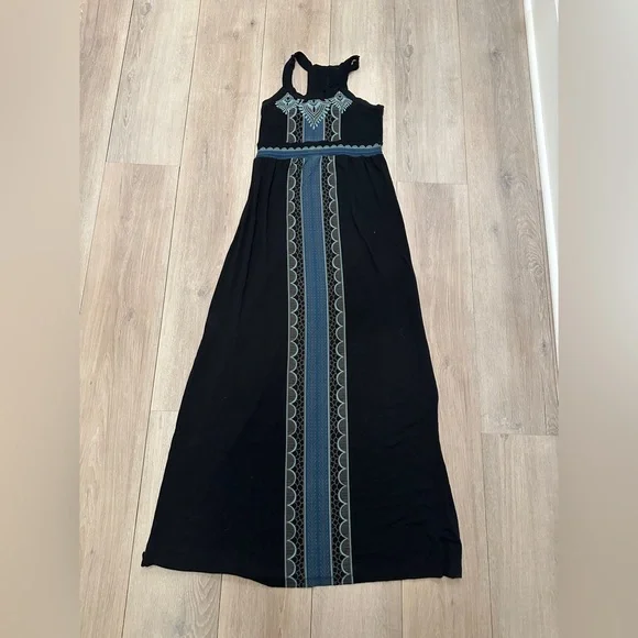 athleta black maxi dress Elation V-Neck Hybrid Dress — GAP (International) main image 1